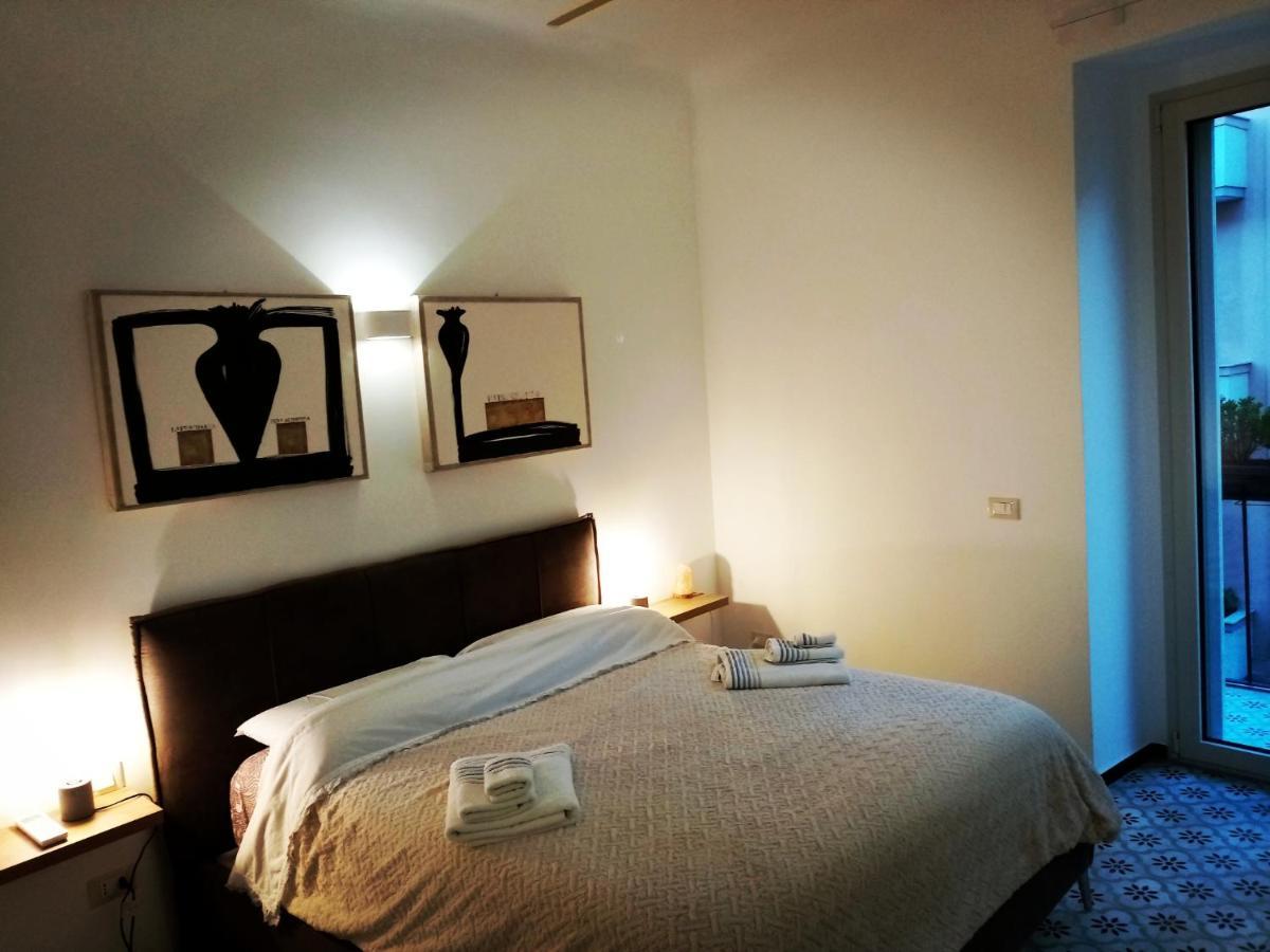 Sonnino Suite Jacuzzi Apartment Bari Exterior foto